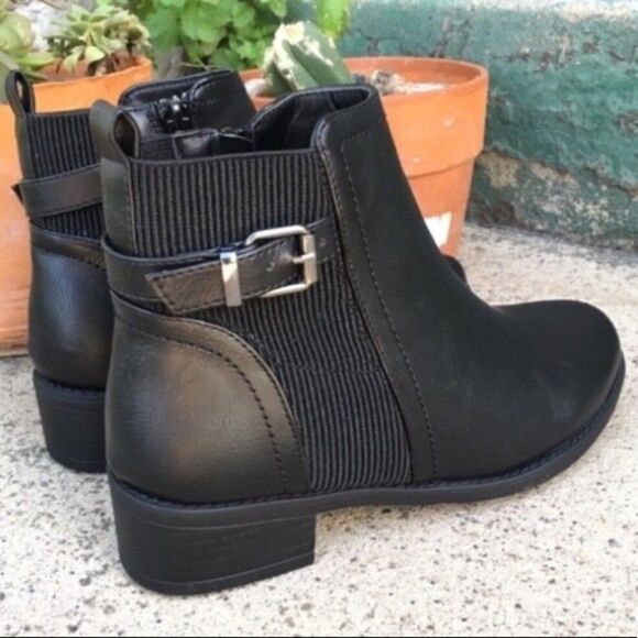 BUCKLE FAUX LEATHER BLACK ANKLE BOOTIES NEW IN BOX - Picture 3 of 7